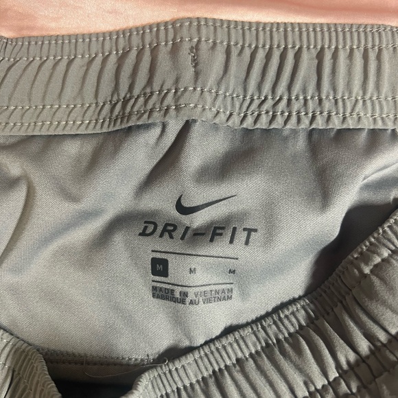 Nike Joggers - Picture 3 of 3